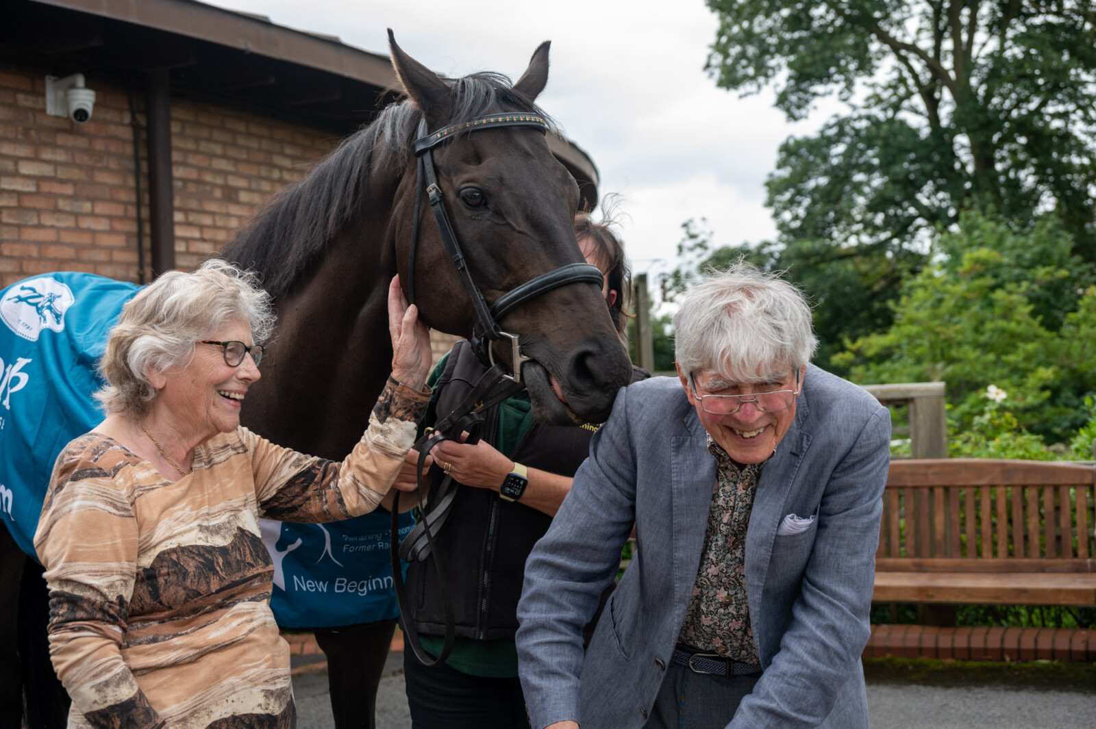 Former racehorse spreads joy on visit to St Leonard’s